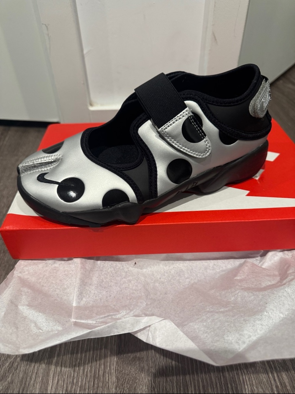 Polka dot Nike Rift Sneakers